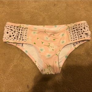 Frankie’s bikini Koa bottoms